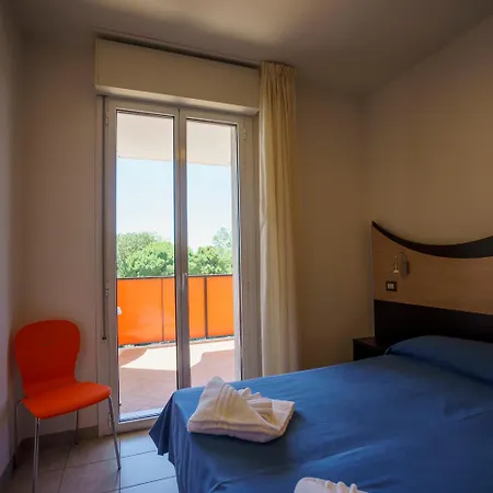 Tropicana Aparthotel Llido Degli Estensi