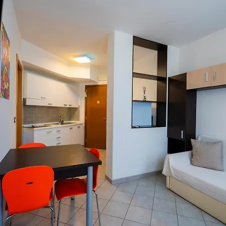 Aparthotel Tropicana Llido Degli Estensi