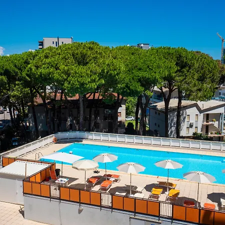Tropicana Aparthotel Llido Degli Estensi