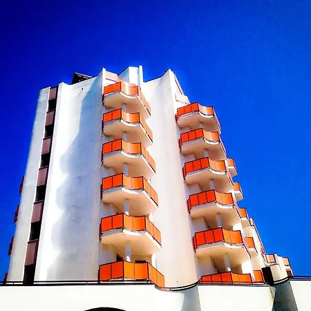 Tropicana Residence Aparthotel Llido Degli Estensi