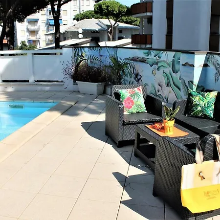Aparthotel Tropicana Residence 4*